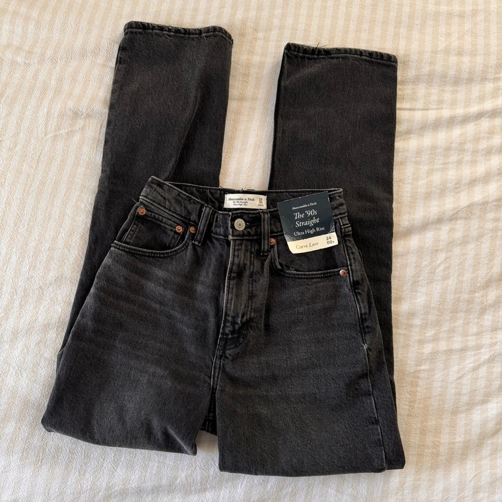 NWT Abercrombie The 90s Straight Ultra High Rise Black Jeans 24 Short